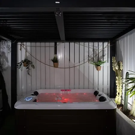 Holiday home Maison Romantique Avec Cinema Agde