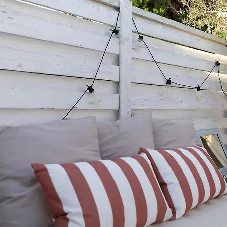 Jacuzzi Prive & Cinema - Maison Romantique Holiday home *