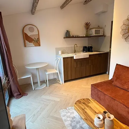 Jacuzzi Prive & Cinema - Maison Romantique Holiday home