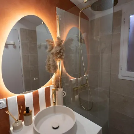 Jacuzzi Prive & Cinema - Maison Romantique * Agde